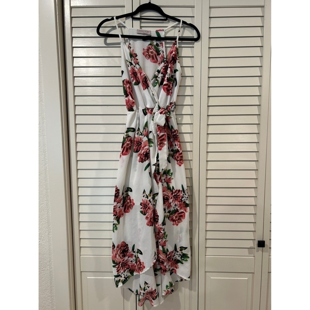 Dream Of Me Floral High Low Dress in White and Pink Size M